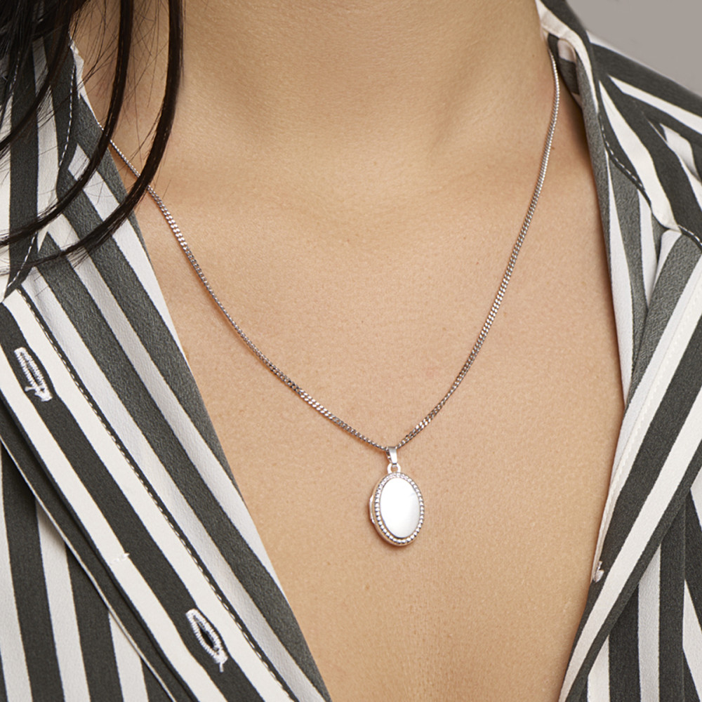 zilveren-ovaal-medaillon-met-rand-van-kleine-bolletjes-14-mm-breed-hoogte-18-5-mm