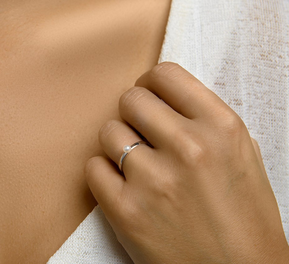 zilveren-parelring-met-zoetwaterparel