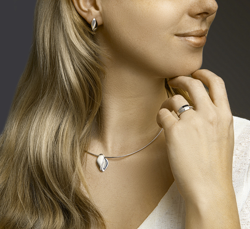 zilveren-pave-ring-met-zirkonia-en-poli-matte-afwerking