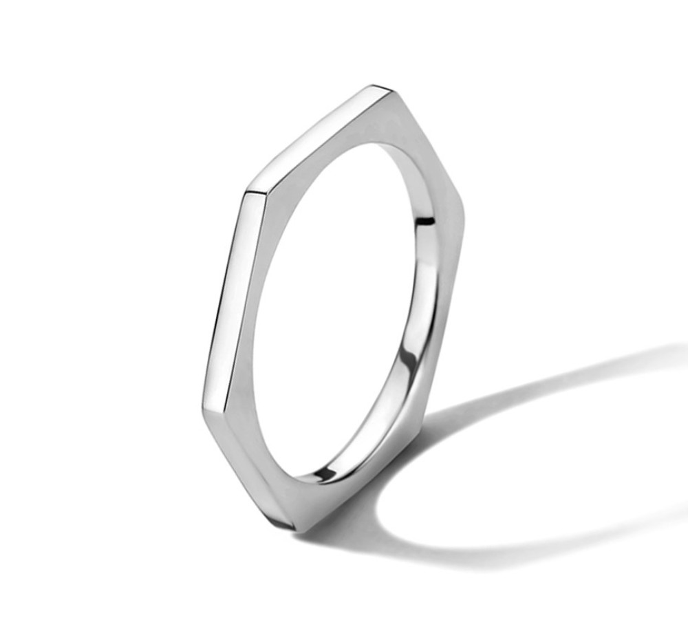 zilveren-ring-met-zeshoekig-ontwerp