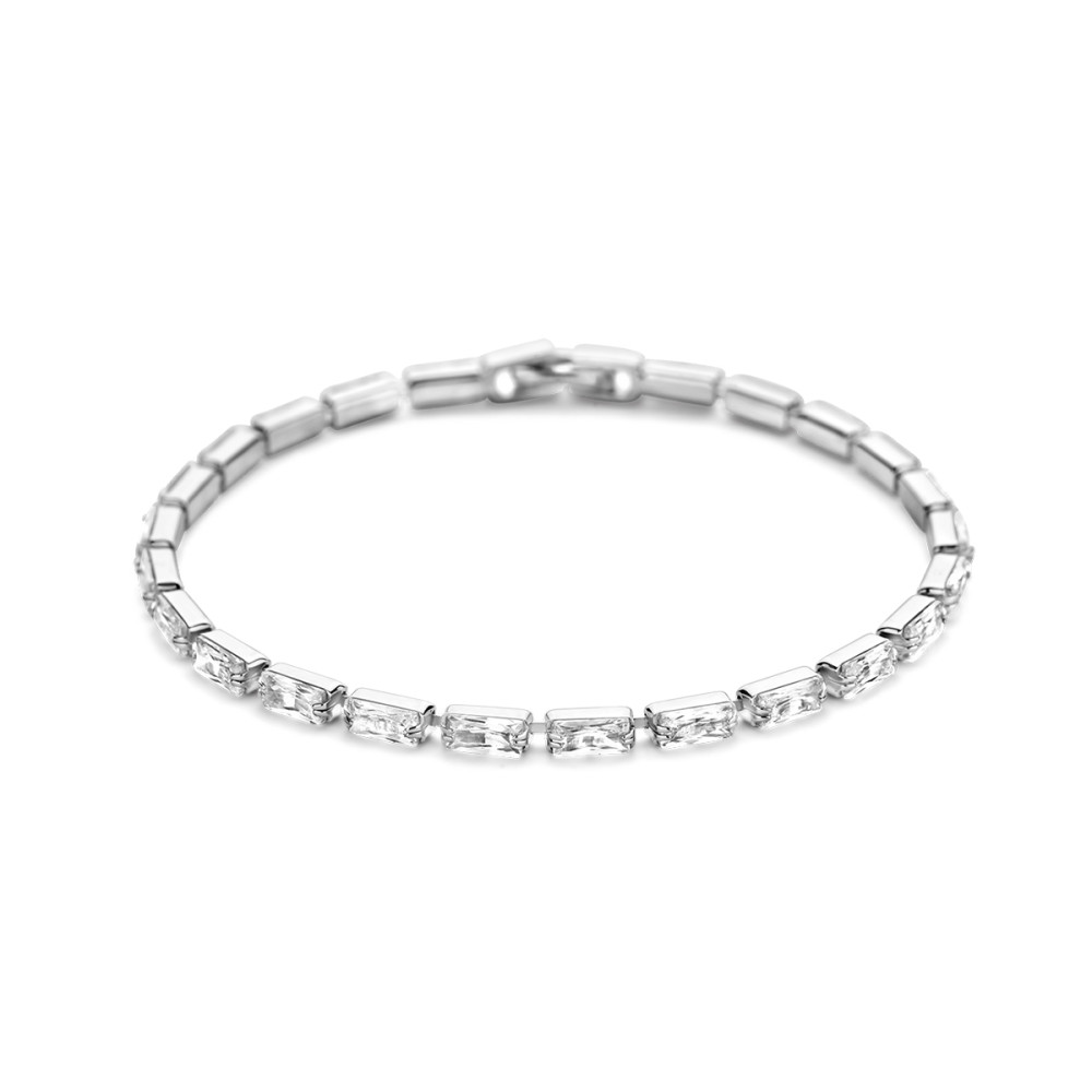 zilveren-tennisarmband-met-rechthoekige-zirkonia-s