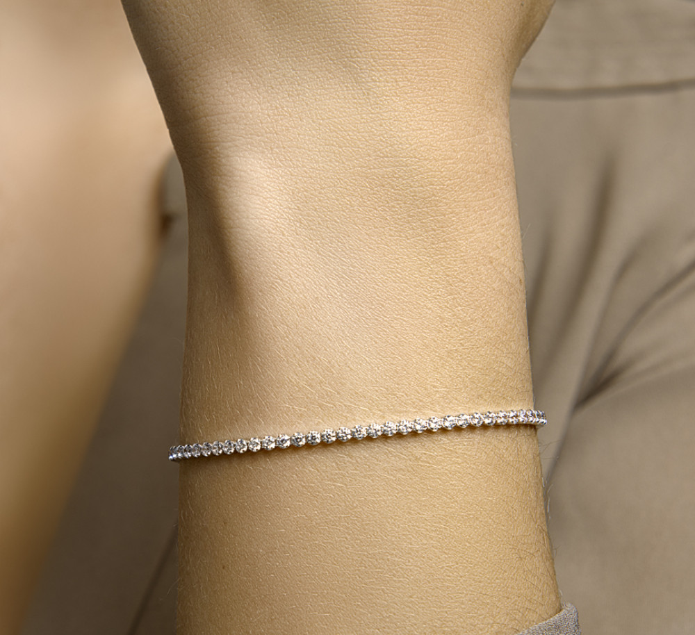 zilveren-tennisarmband-met-zirkonia-steentjes-vna-2-5-mm-breed