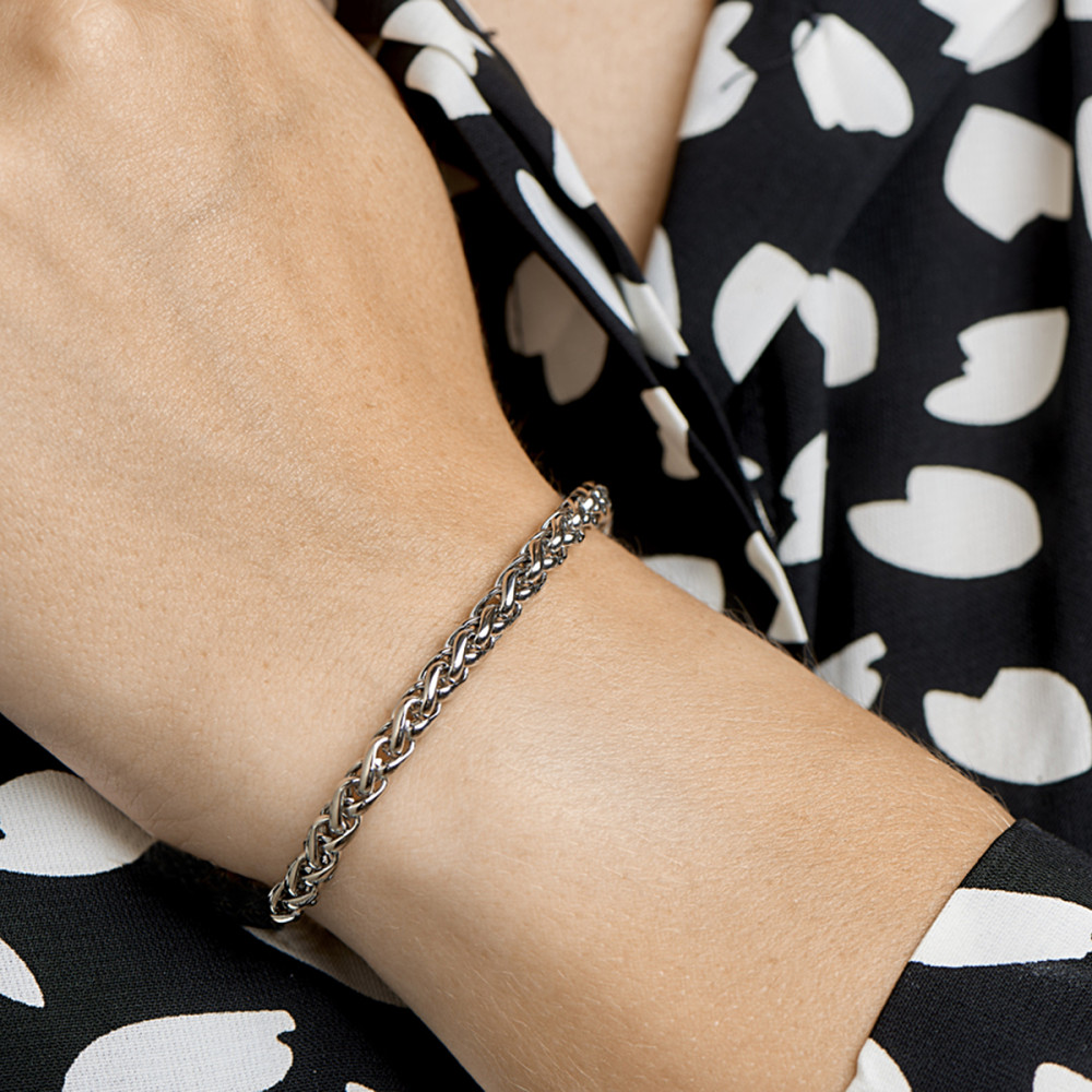 zilverkleurige-vossenstaart-schakelarmband-met-verfijnd-vlechtpatroon
