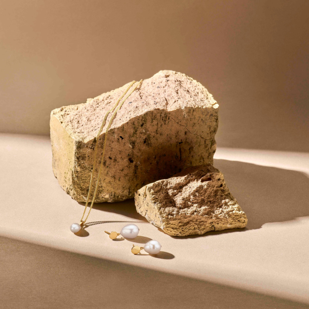 zoetwaterparel-hanger-9-karaat-goudkleurig-glanzend-6-mm-breed-x-15-mm-hoog