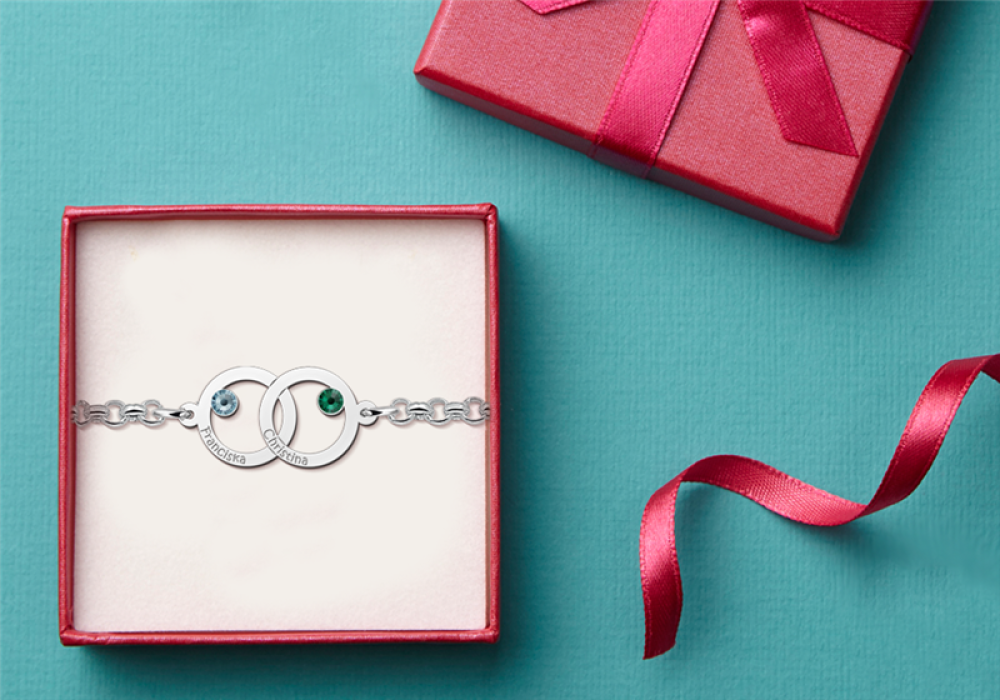 names4ever-mj016212-zilveren-geboortesteen-schakelarmband-met-gegraveerde-ronde-hangers