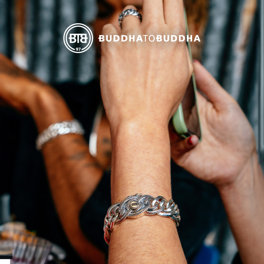 buddha-to-buddha-208-nathalie-small-zilveren-schakelarmband-met-gevlochten-patroon