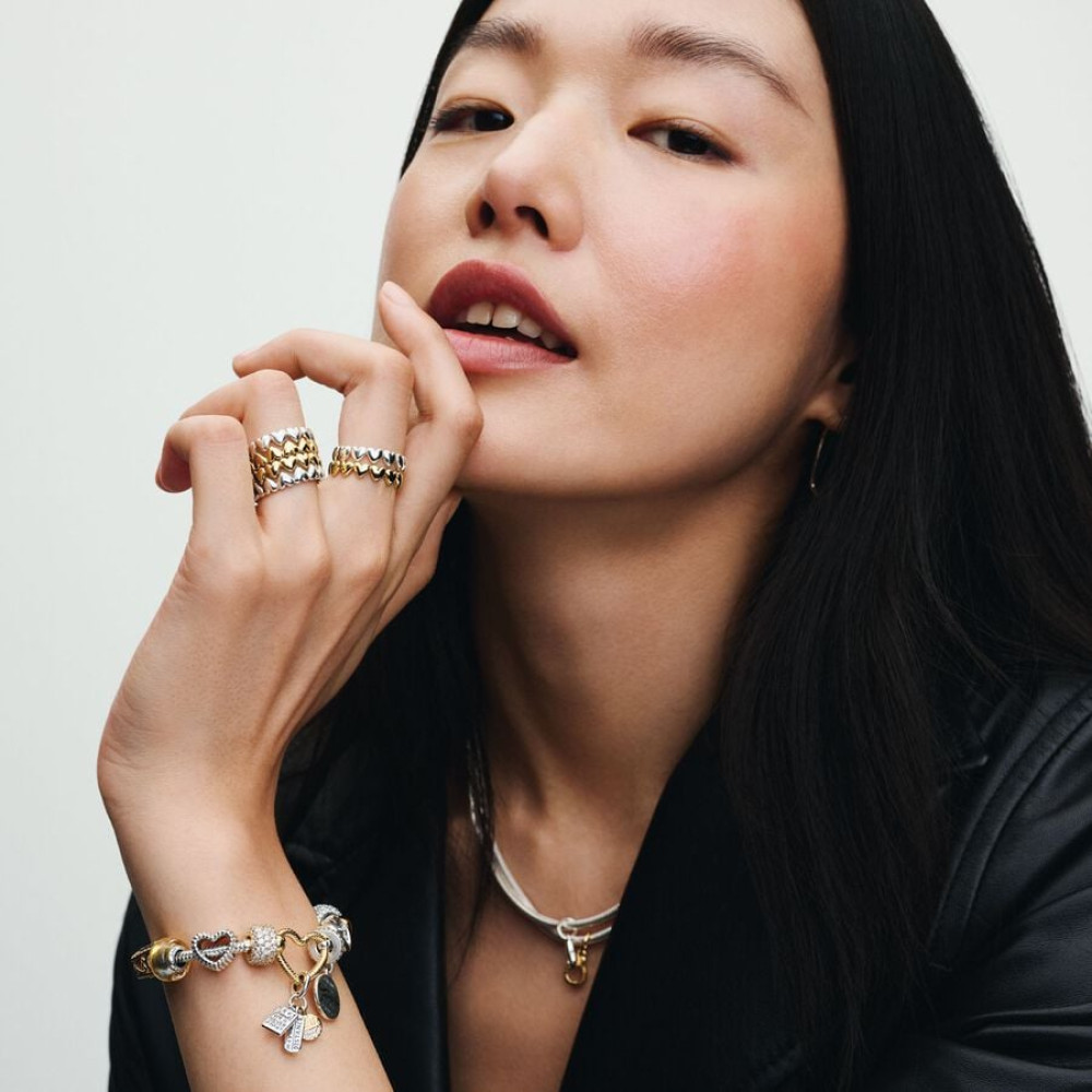 pandora-163427c00-moments-goud-op-zilver-hartjesring-met-gravure-be-love