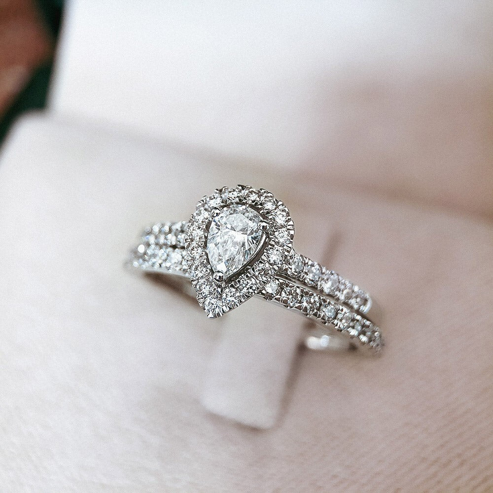 aurore-elin-ra25210050-verlovingsring-lab-grown-diamanten-peer-slijpvorm-0-50-crt-witgoud