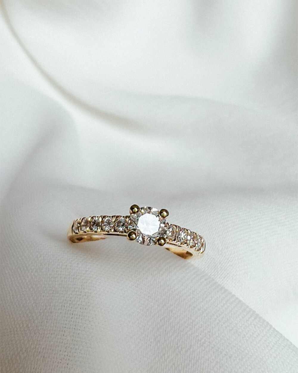 aurore-mary-ra15700080-18-karaat-gouden-verlovingsring-met-0-80-crt-lab-diamant