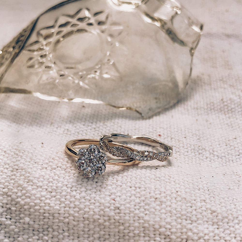 bicolor-pave-crossover-ring-met-diamanten-0-26-crt