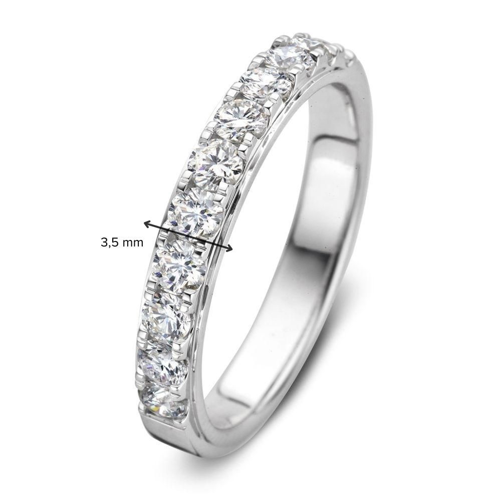 klassieke-ring-met-stenen-van-14-karaat-witgoud-met-briljante-diamanten-half-rondom-gezet
