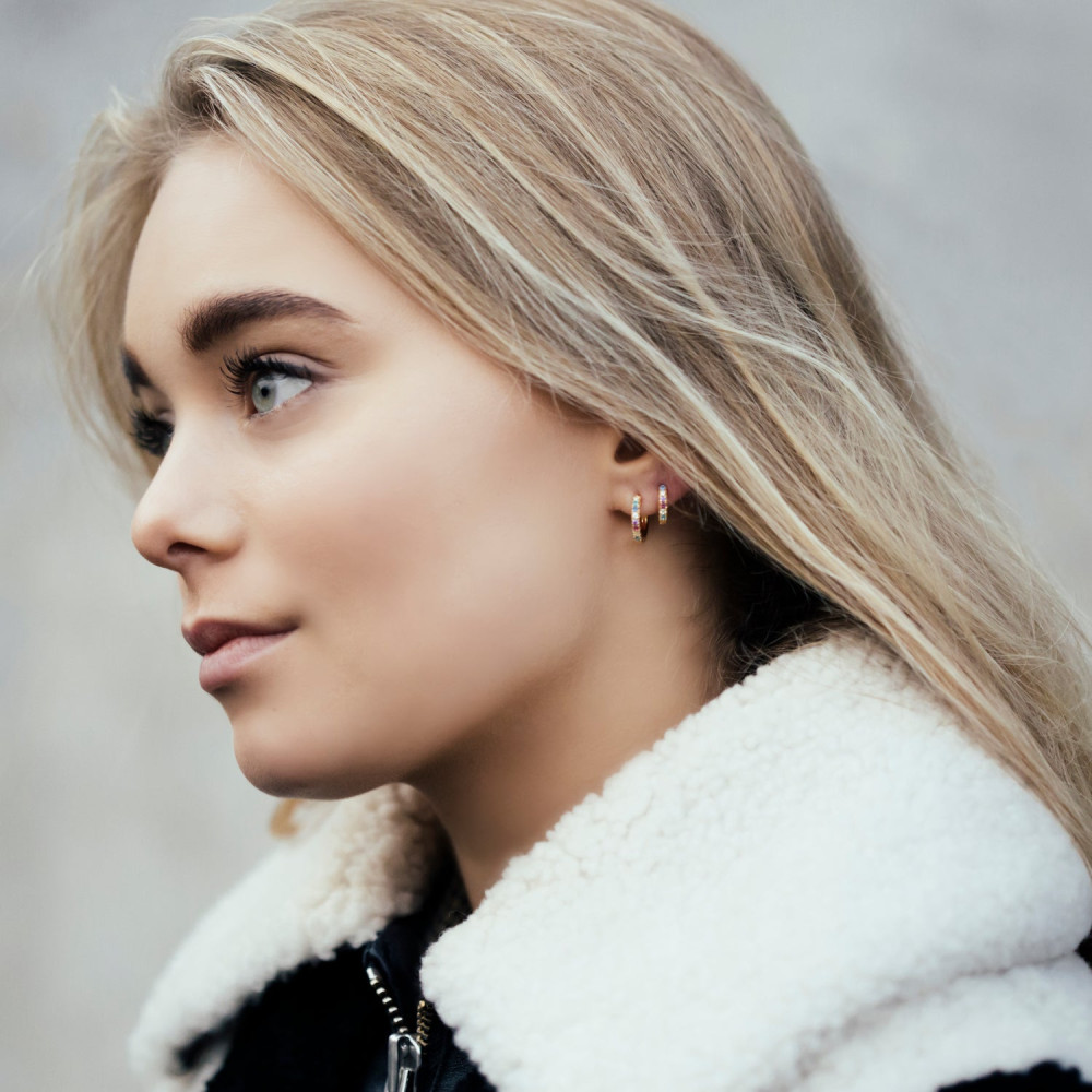 sif-jakobs-ellera-sj-e2859-xczyg-klapcreolen-met-zirkonia-in-regenboogkleuren-gold-plated-14-mm