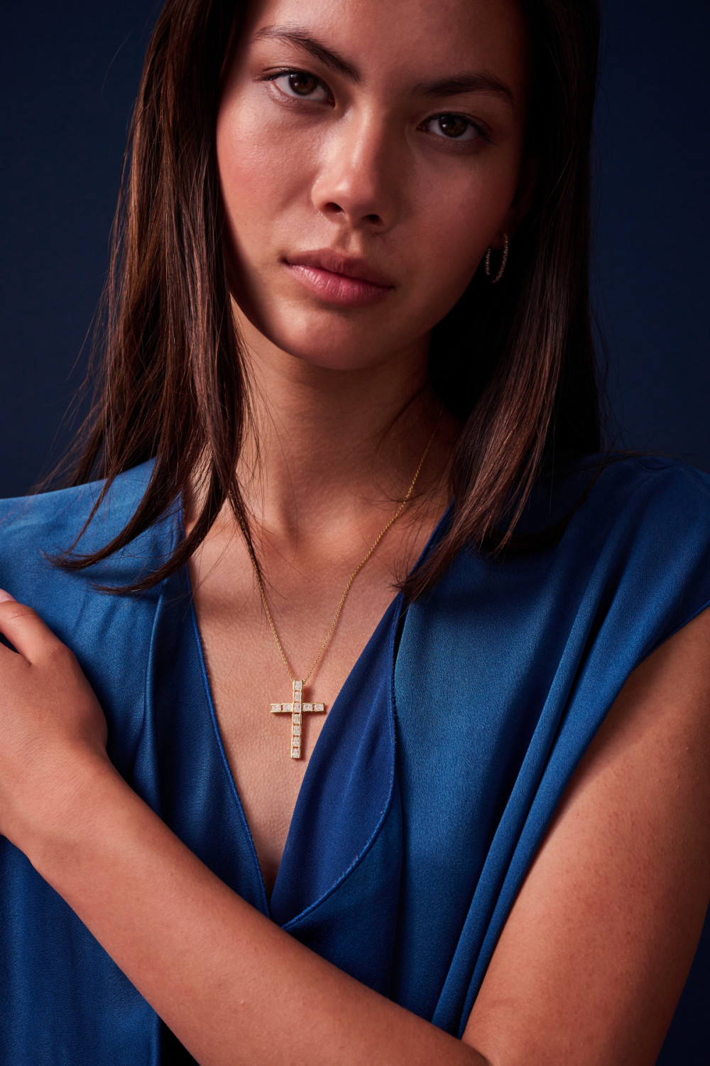 sif-jakobs-roccanova-sj-n2396-xcz-yg-ketting-met-hanger-gold-plated-zirkonia-kruis-24-mm-breedte-lengte-45-cm