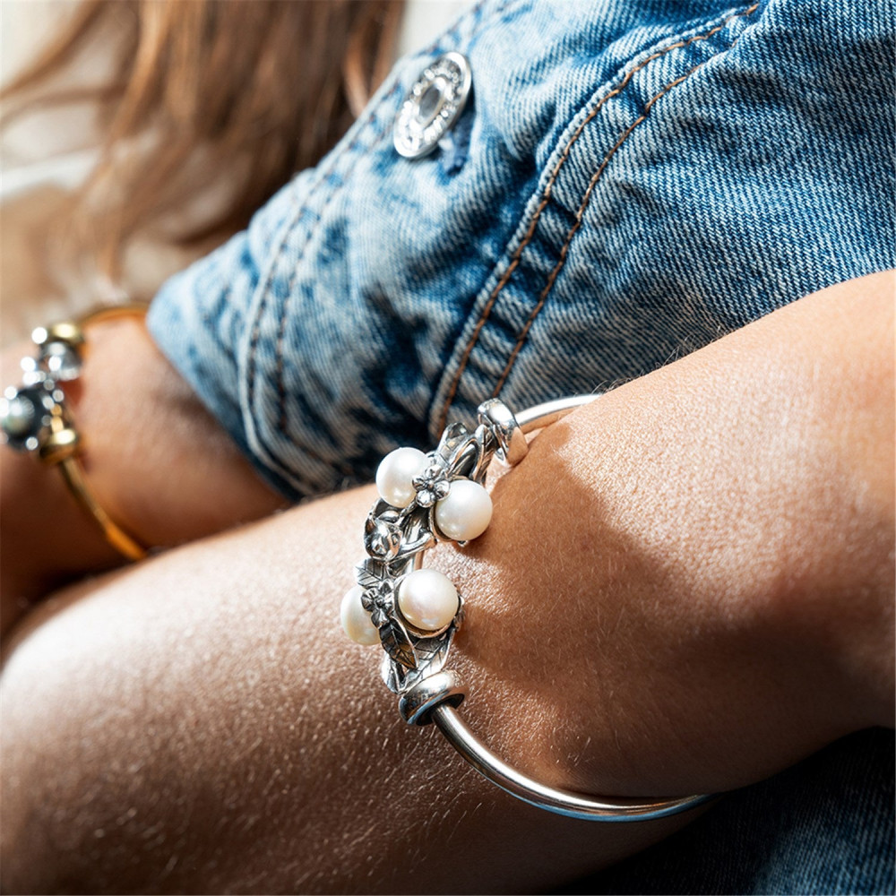trollbeads-tagbe-00287-zilveren-bedel-met-witte-zoetwaterparel-en-bloemmotief