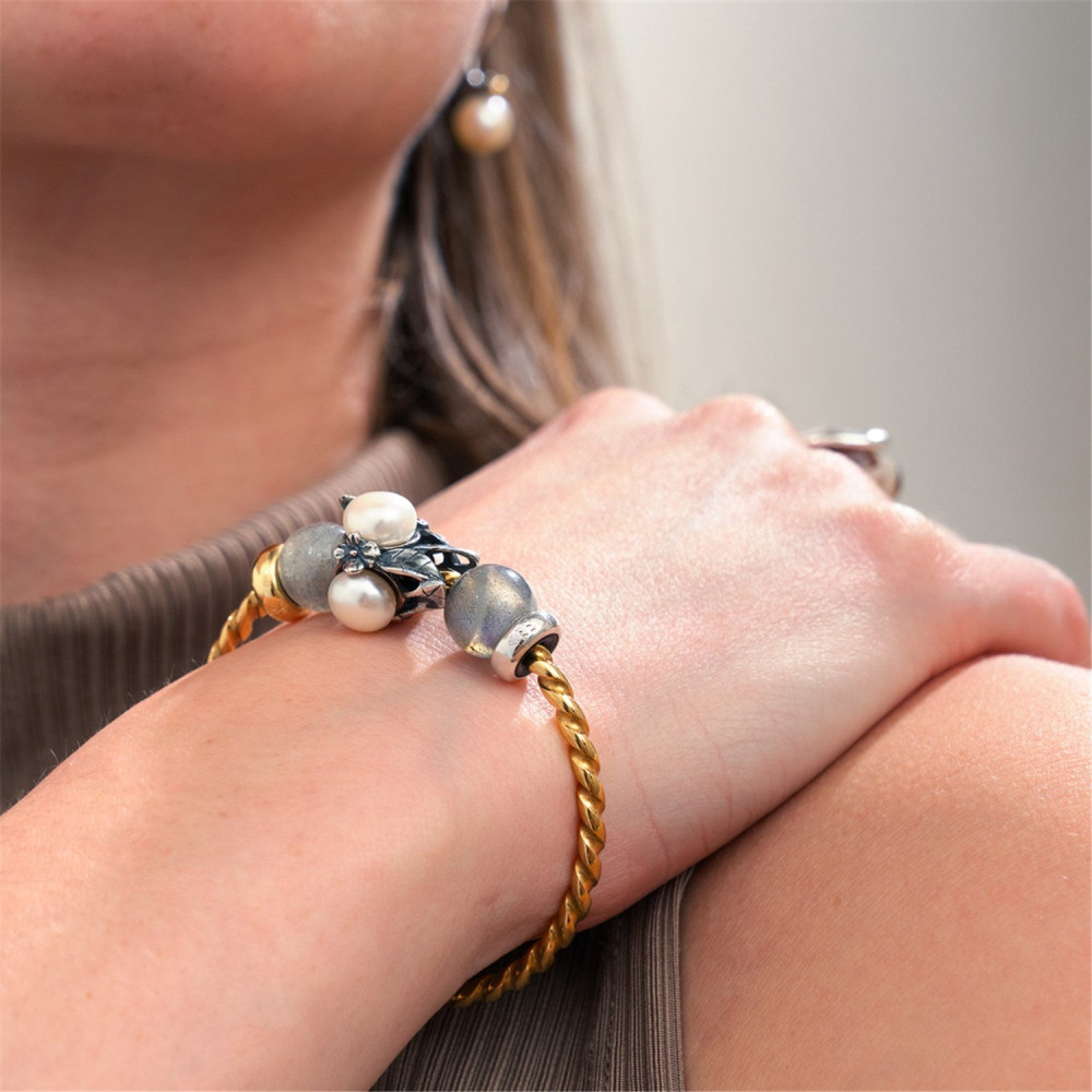 trollbeads-tagbe-00287-zilveren-bedel-met-witte-zoetwaterparel-en-bloemmotief