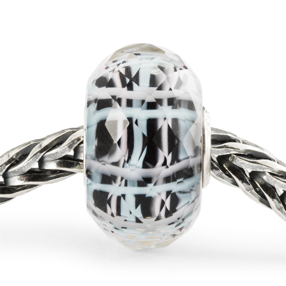 trollbeads-mand-van-sereniteit-tglbe-30134-glazen-kraal-met-zwart-wit-en-lichtblauw-patroon