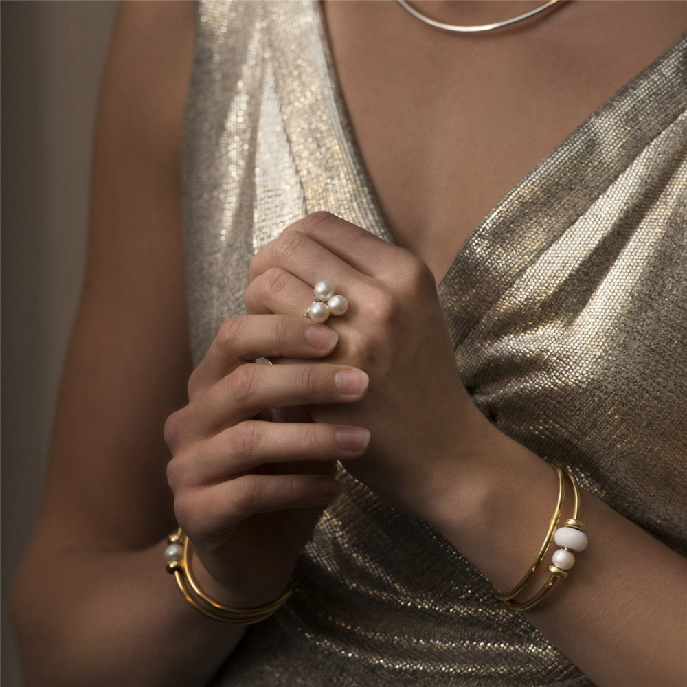 trollbeads-tgpba-00001-00005-gold-plated-open-bangle-met-minimalistisch-ontwerp