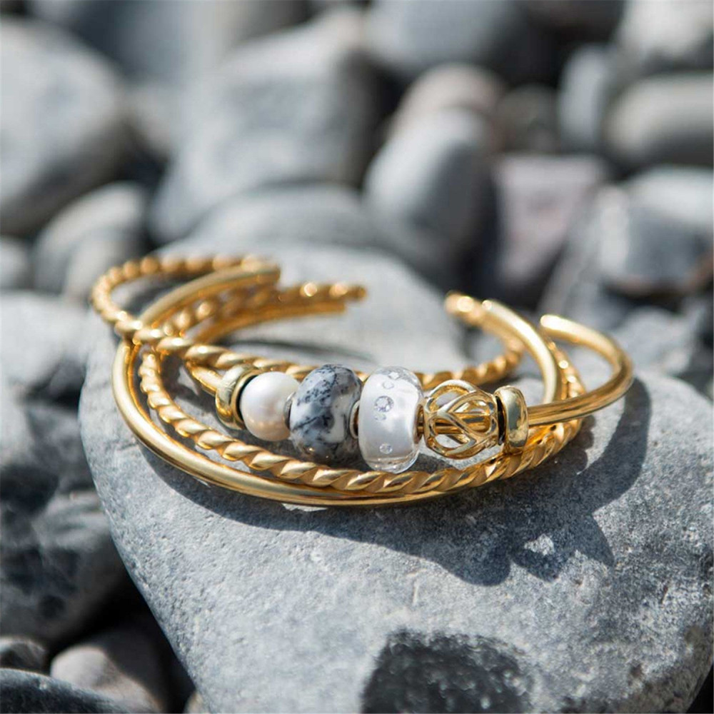 trollbeads-tgpba-00001-00005-gold-plated-open-bangle-met-minimalistisch-ontwerp