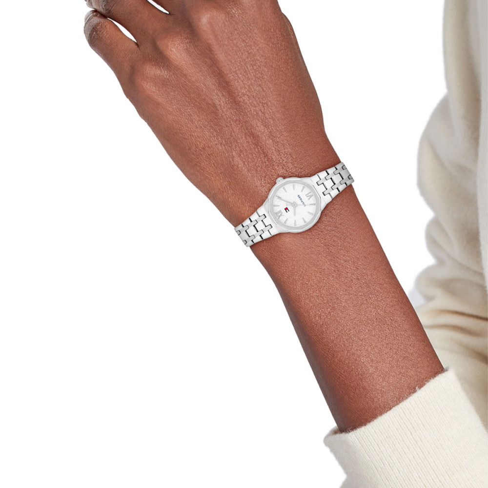 tommy-hilfiger-mackenzie-th1782889-zilverkleurig-dameshorloge-met-romeinse-uurmarkeringen-o-25-mm