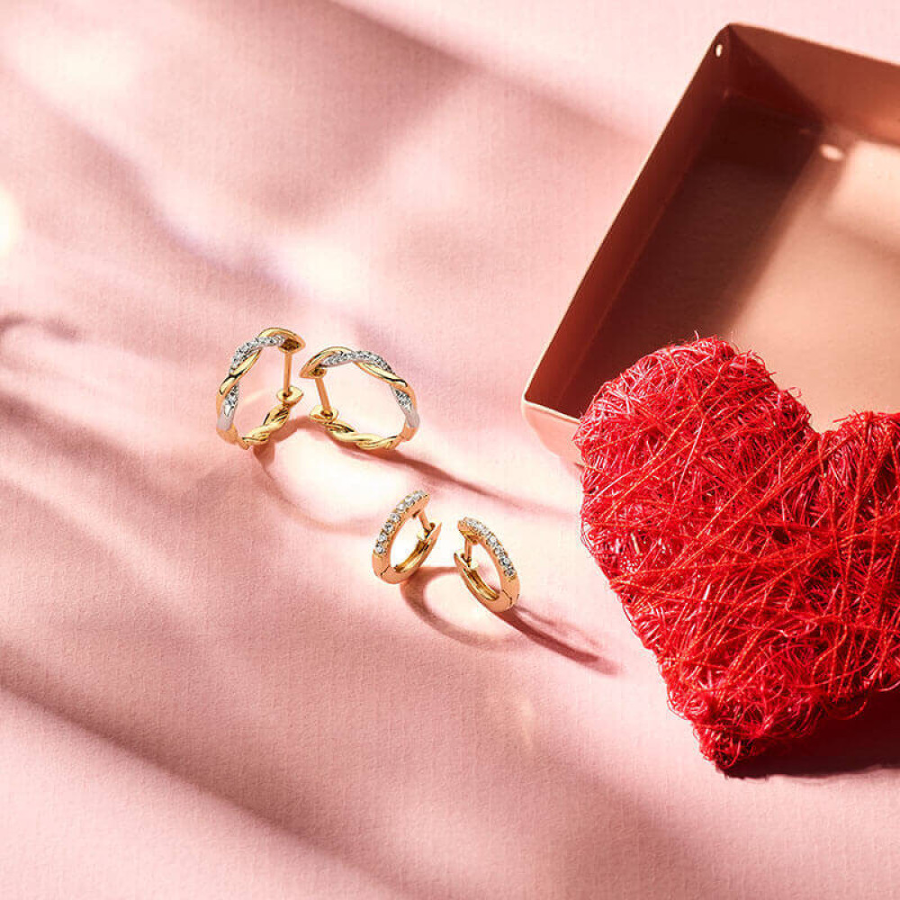 14-karaat-gouden-klapcreolen-met-8-zirkonia-s