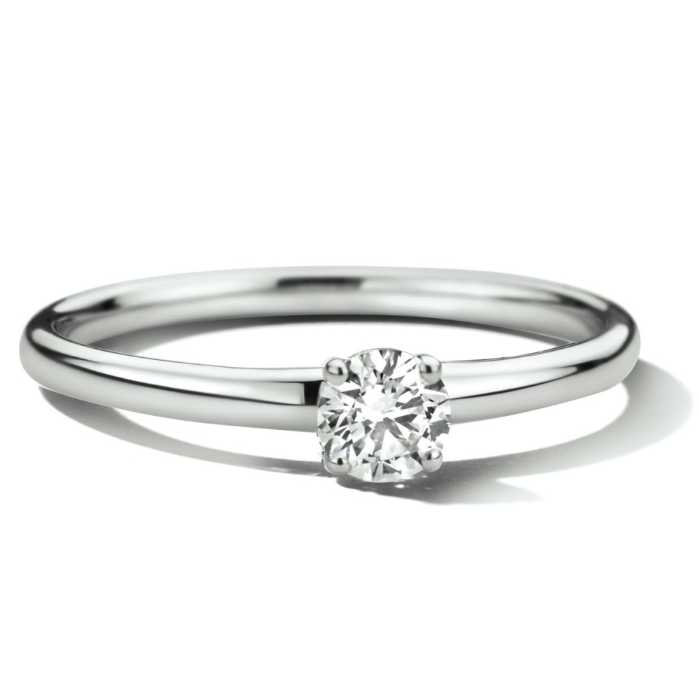 witgouden-solitair-ring-met-made-diamond-in-klauwzetting