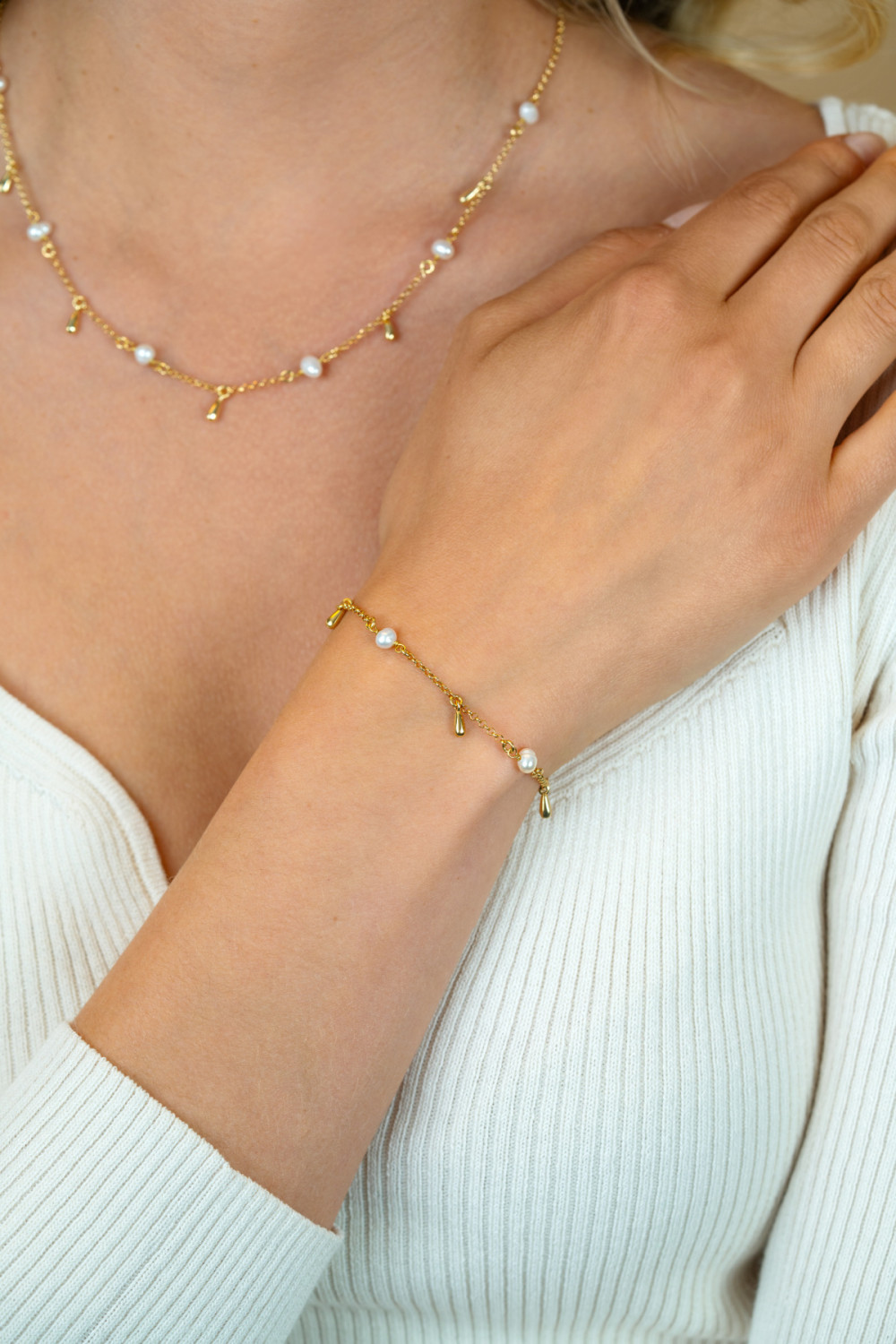 zinzi-fatima-s-favorieten-zia2753-parelarmband-gold-plated-druppel-hangers-9-mm-breedte-lengte-17-20-cm