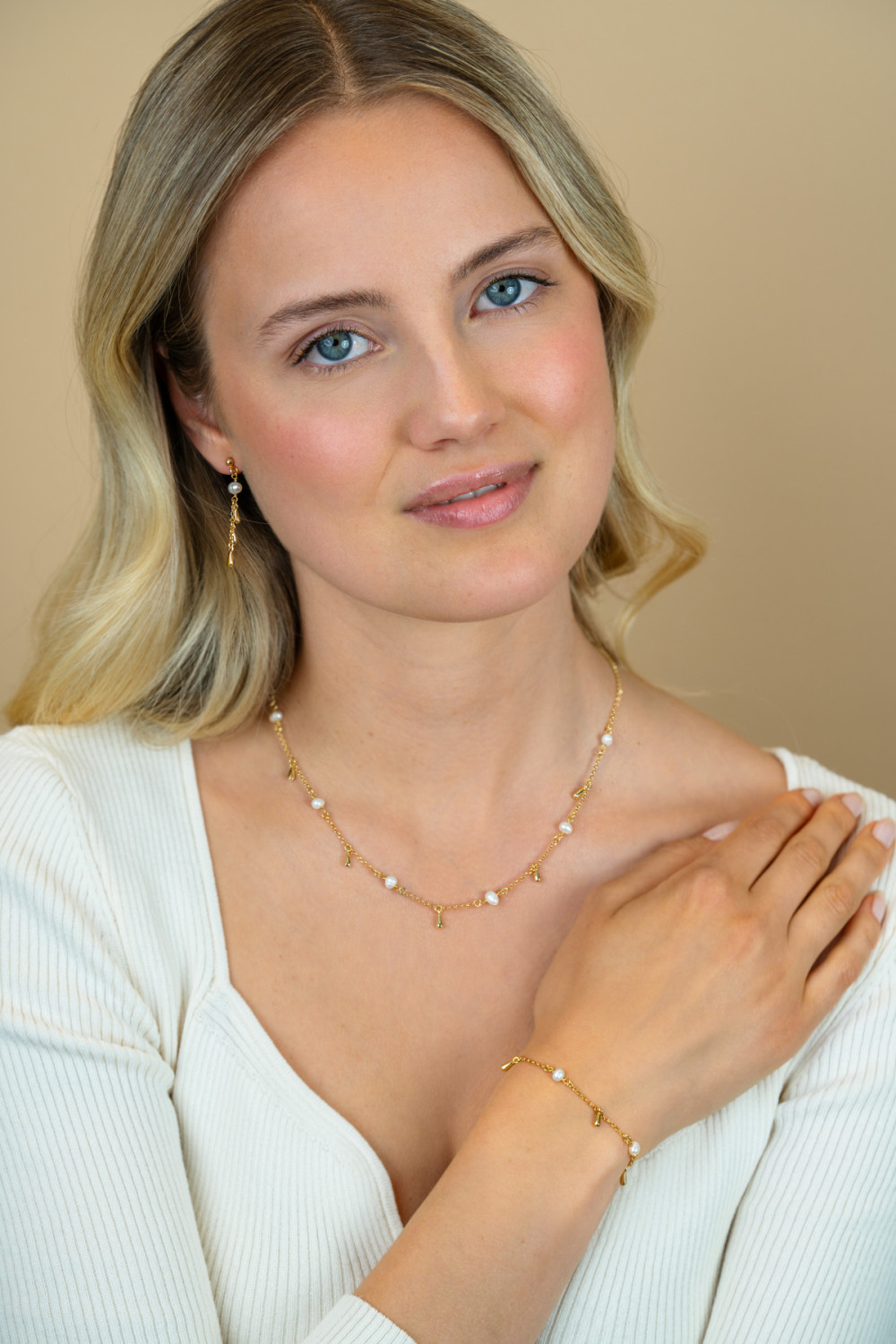 zinzi-fatima-s-favorieten-zia2753-parelarmband-gold-plated-druppel-hangers-9-mm-breedte-lengte-17-20-cm