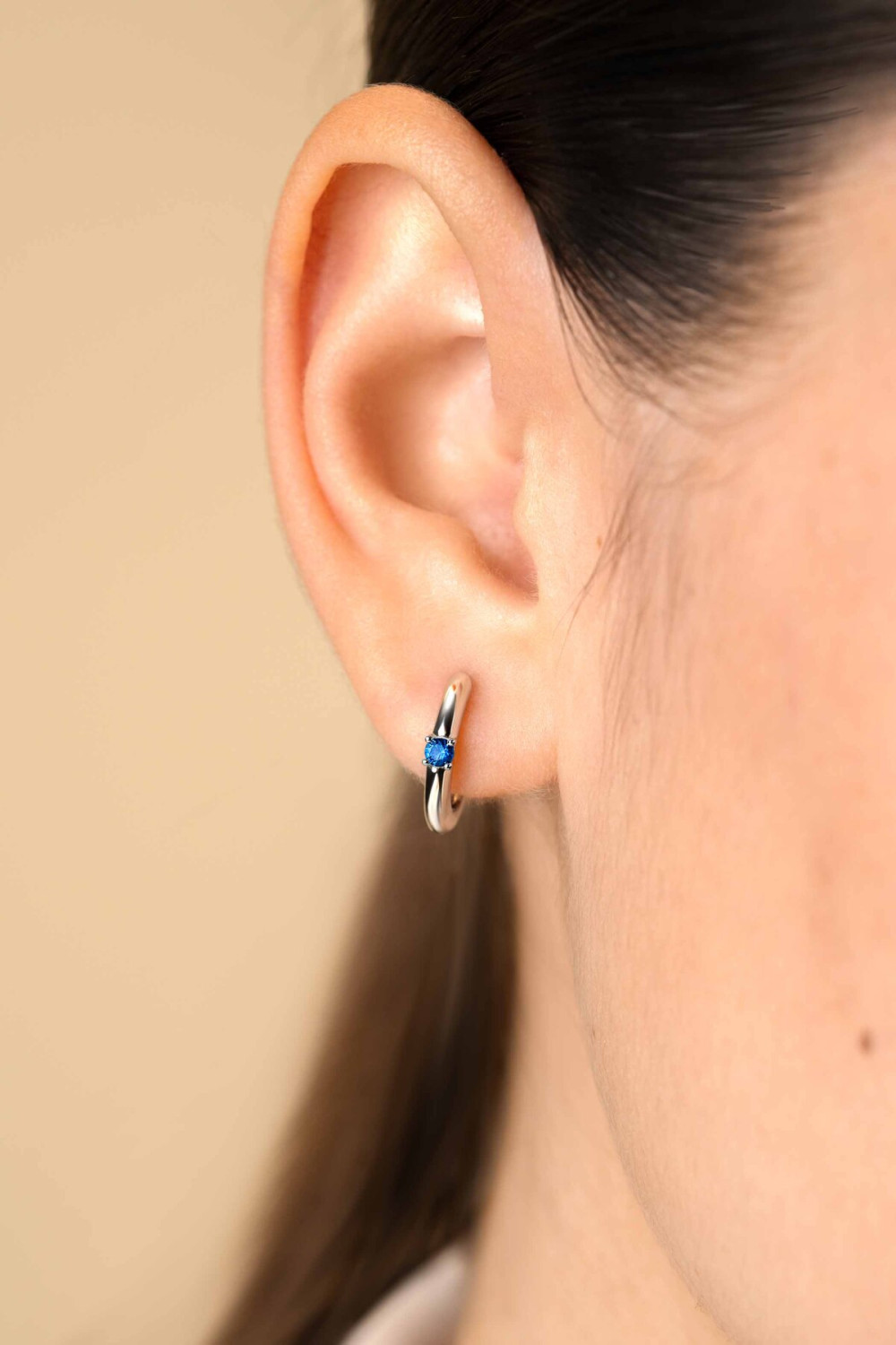 zinzi-geboortestenen-zicrz-sep-oorbellen-zilver-zirkonia-blauw-rond-2-mm-breed-x-13-mm-diameter