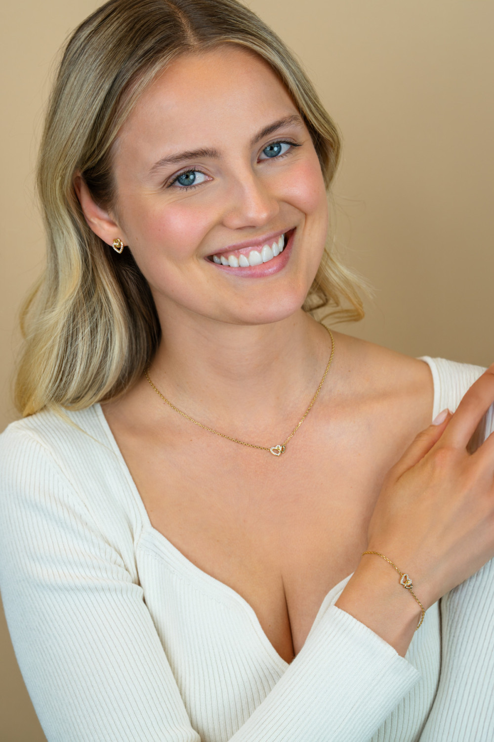 zinzi-liekes-favorieten-zic2493y-ketting-met-hanger-gold-plated-hart-zirkonia-7-7-mm-lengte-42-45-cm