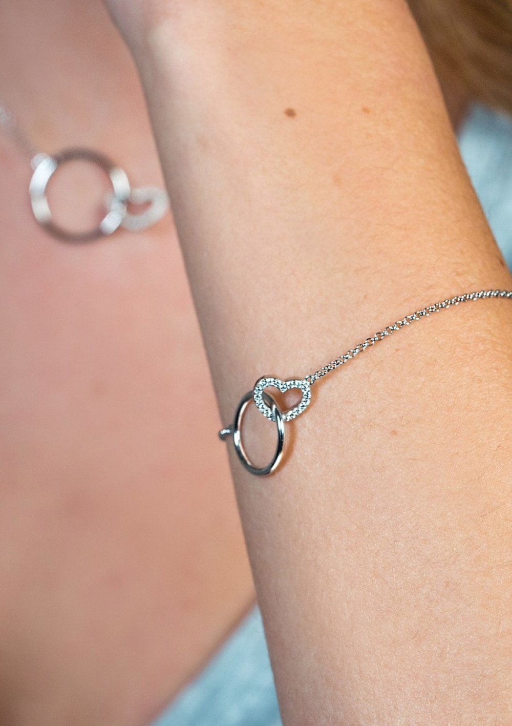 zinzi-zia1483-armband-zilver-glanzend-rondje-zirkonia-hartje-155-mm-breedte-lengte-18-20-cm