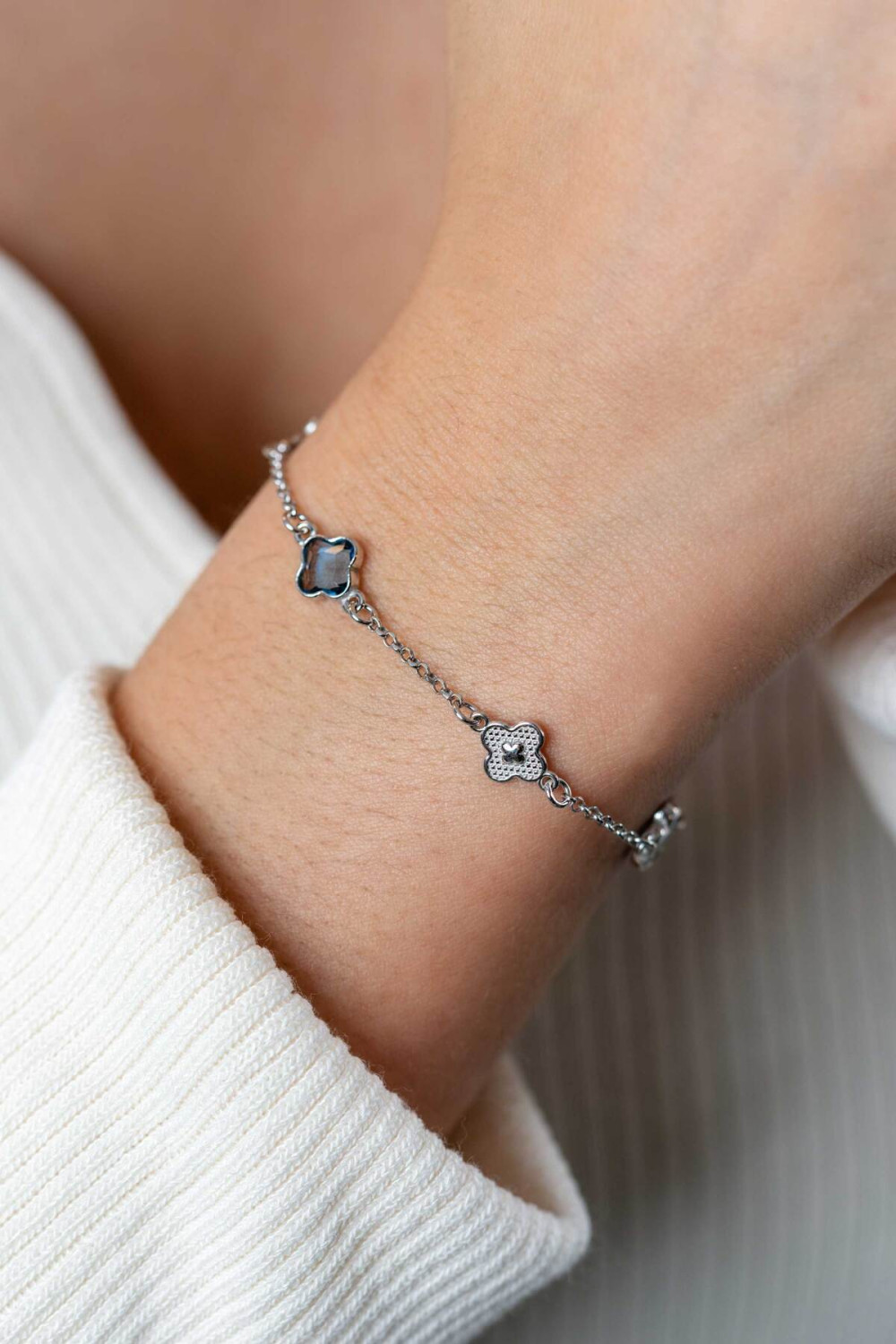 zinzi-zia2582-klavertje-vier-armband-zilver-blauw-8-mm-breedte-lengte-16-19-cm
