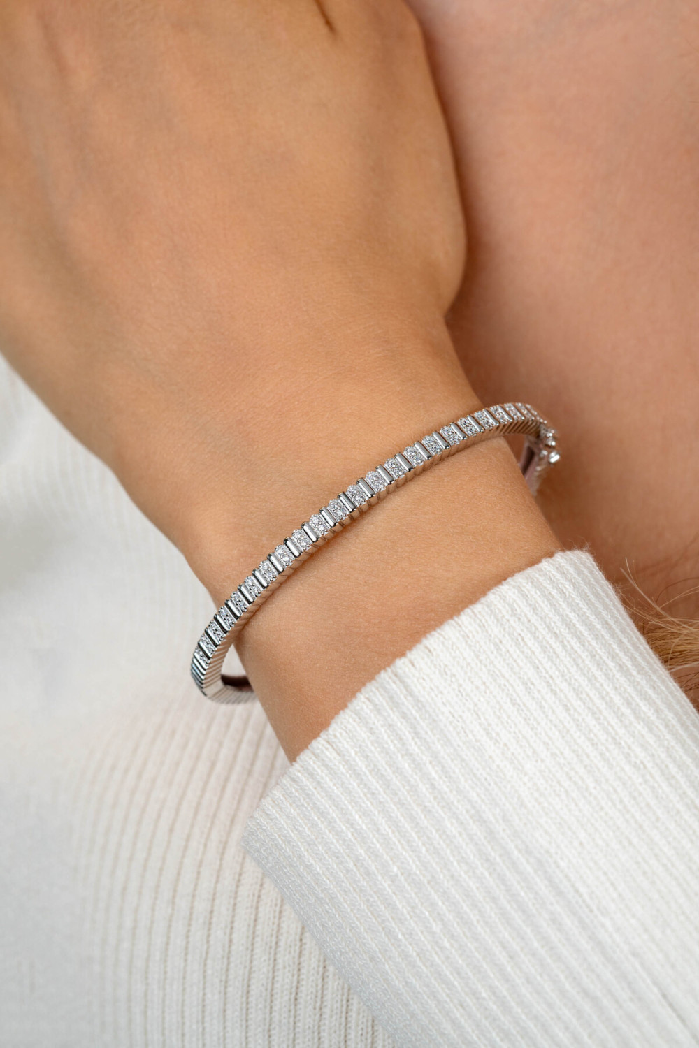 zinzi-zia2686-bangle-zilver-zirkonia-s-4-mm-breedte-diameter-60-mm