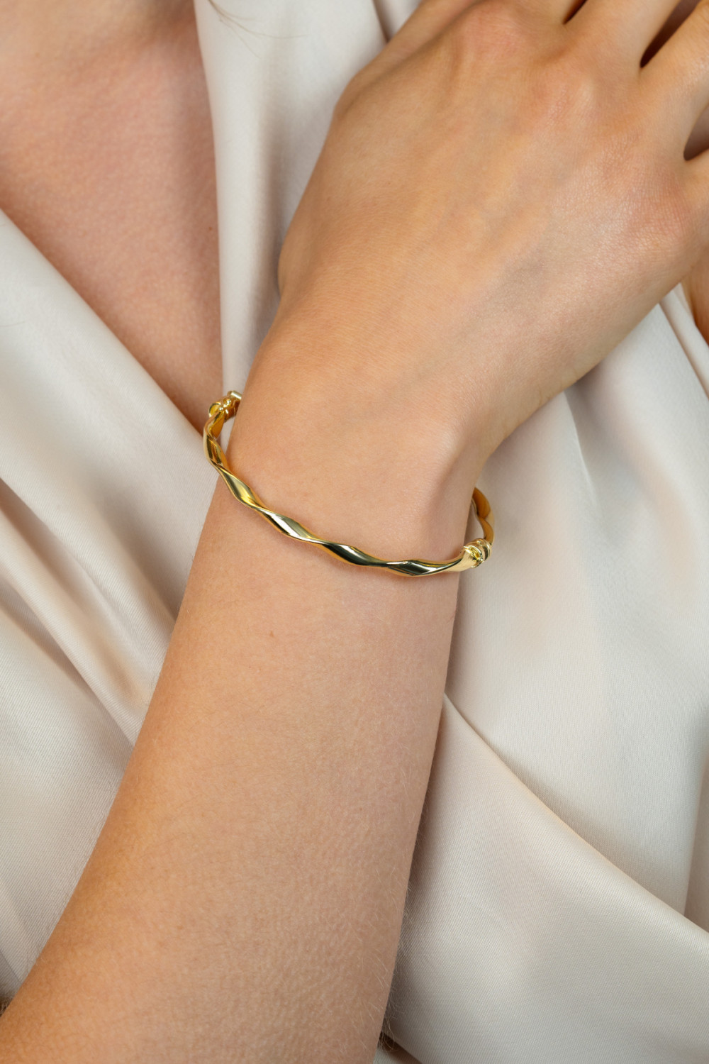 zinzi-zia2756g-gedraaide-bangle-gold-plated-glanzend-4-mm-breedte-diameter-60-mm