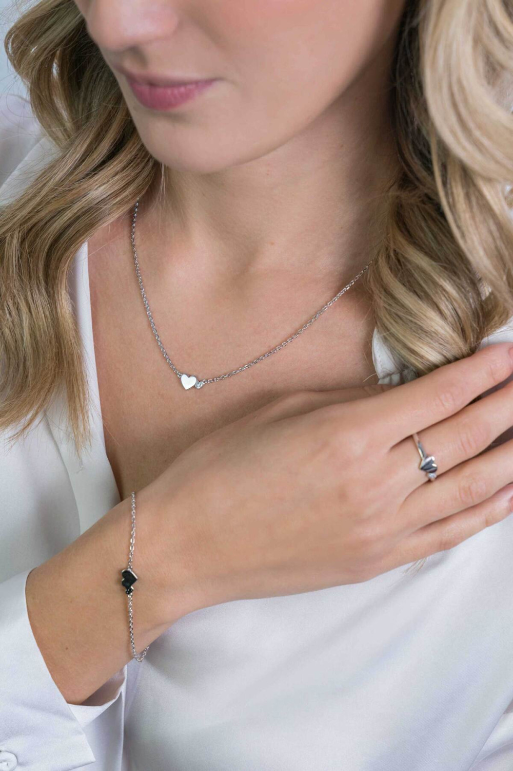 zinzi-zic2137-ketting-met-hanger-zilver-zirkonia-hartjes-6-7-mm-breedte-lengte-42-45-cm