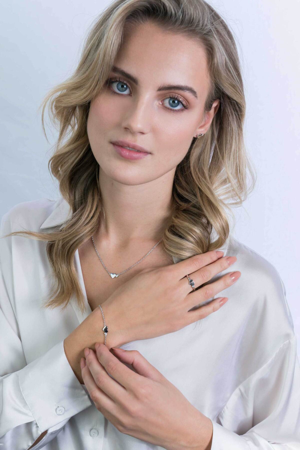 zinzi-zic2137-ketting-met-hanger-zilver-zirkonia-hartjes-6-7-mm-breedte-lengte-42-45-cm