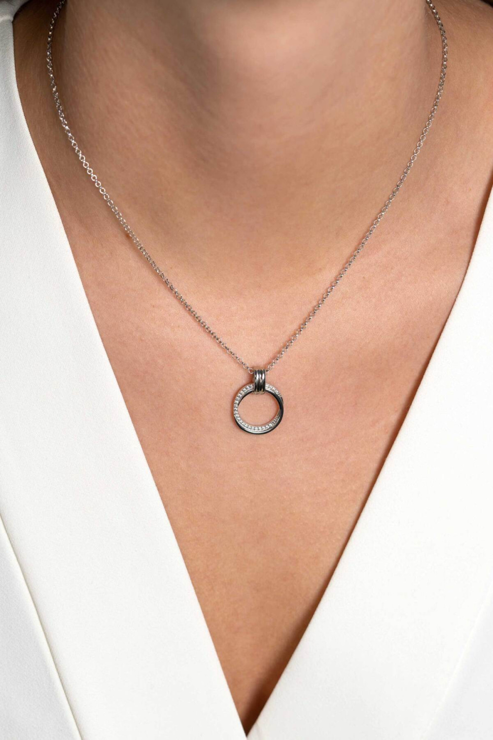 zinzi-zic2266-ketting-met-hanger-dubbele-cirkel-zirkonia-22-mm-breed-lengte-45-cm