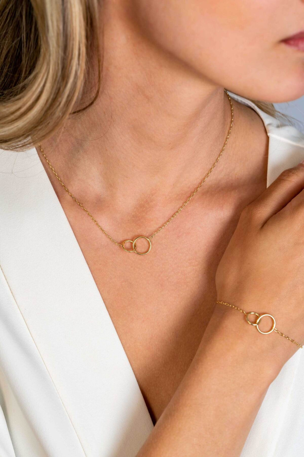 zinzi-zic2275g-ketting-met-hanger-twee-cirkels-goudkleurig-12-5-mm-breedte-lengte-42-45-cm