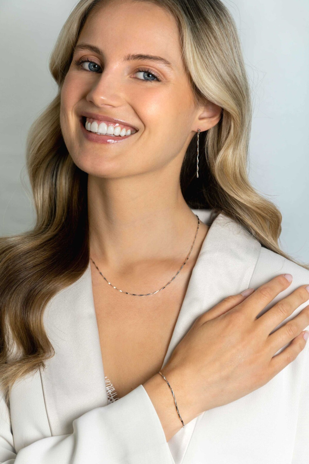 zinzi-zic2414-gedraaide-schakelketting-zilver-glanzend-1-5-mm-breedte-lengte-42-45-cm