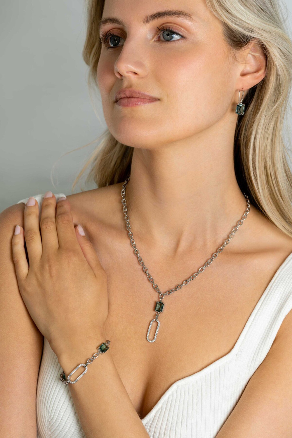 zinzi-zic2487-zilveren-ketting-met-hanger-zirkonia-10-mm-breedte-lengte-42-45-cm