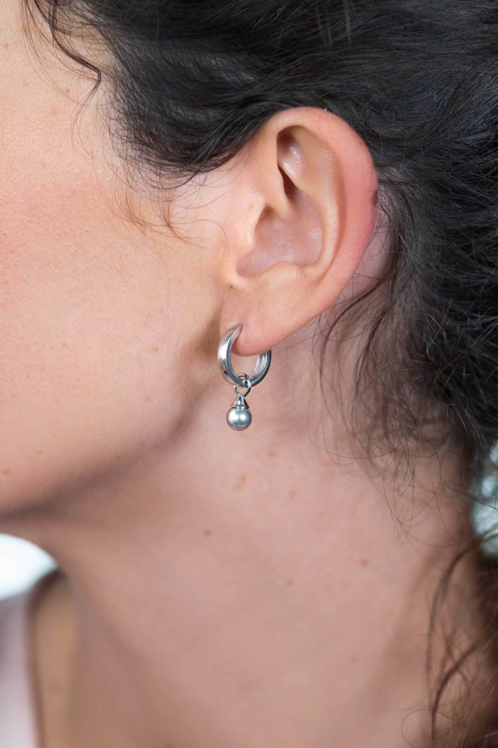 zinzi-zich1749lg-oorbedels-zilveren-imitatieparel-rond-6-mm-breed-x-13-5-mm-hoogte-geen-oorringen