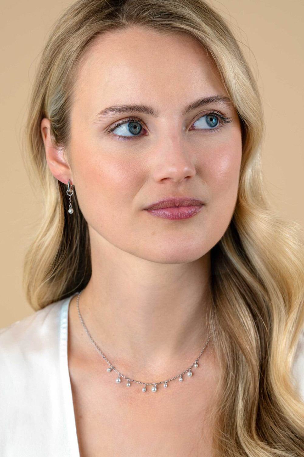 zinzi-zich2623-oorbedels-zilver-glanzend-parel-wit-4-mm-breed-x-18-mm-diameter-geen-oorringen