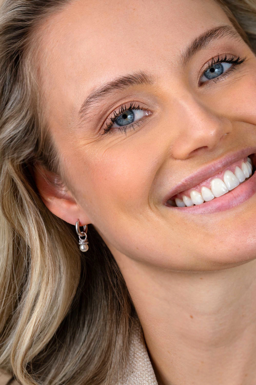 zinzi-zich2863-oorbedels-zilver-witte-parel-strik-zirkonia-5-mm-breed-x-12-mm-hoog