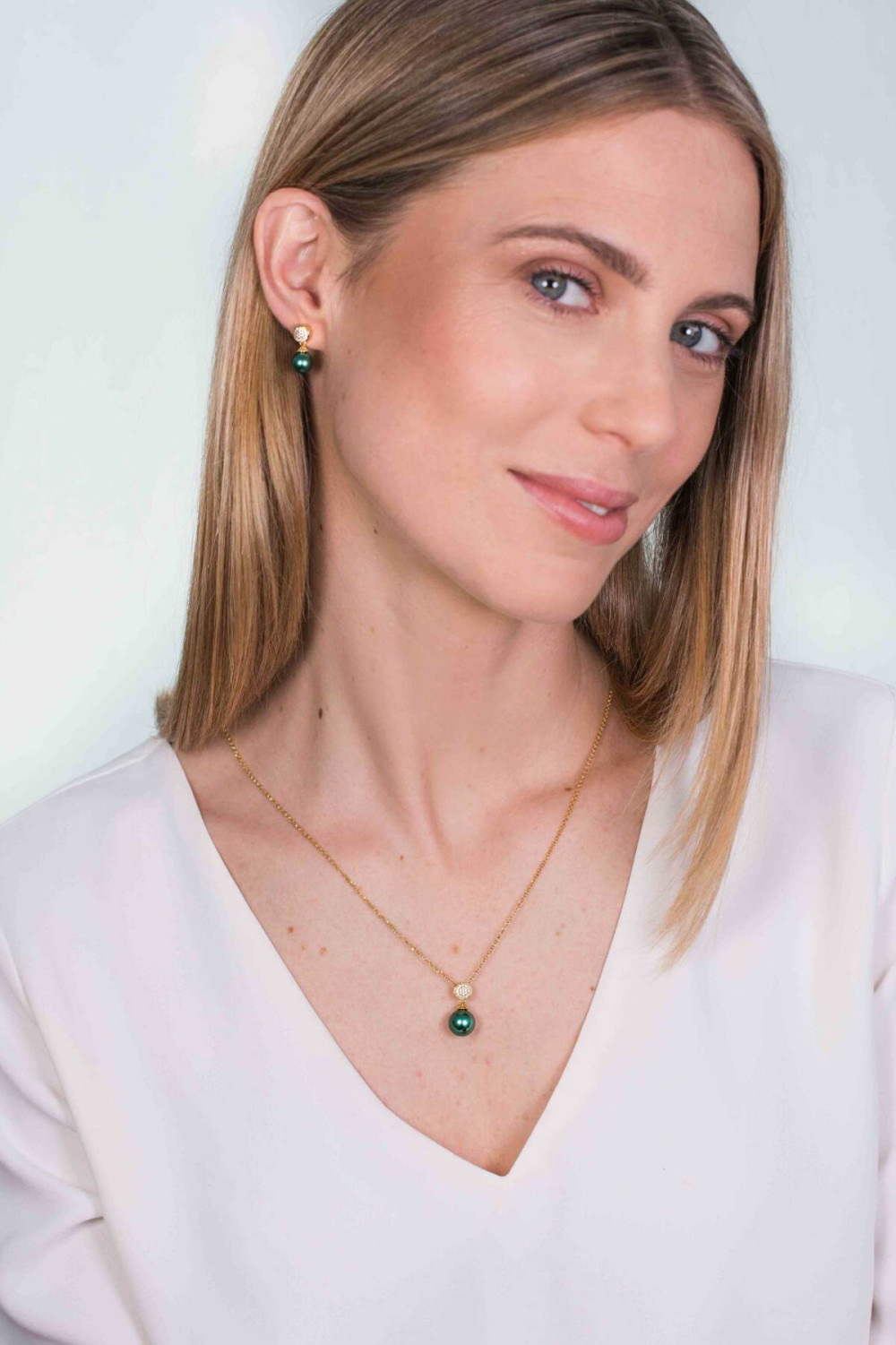 zinzi-zih1151gg-hanger-groene-imitatieparel-en-gold-plated-rondje-van-zirkonia-s-10-mm-breed-x-18-5-mm-hoog