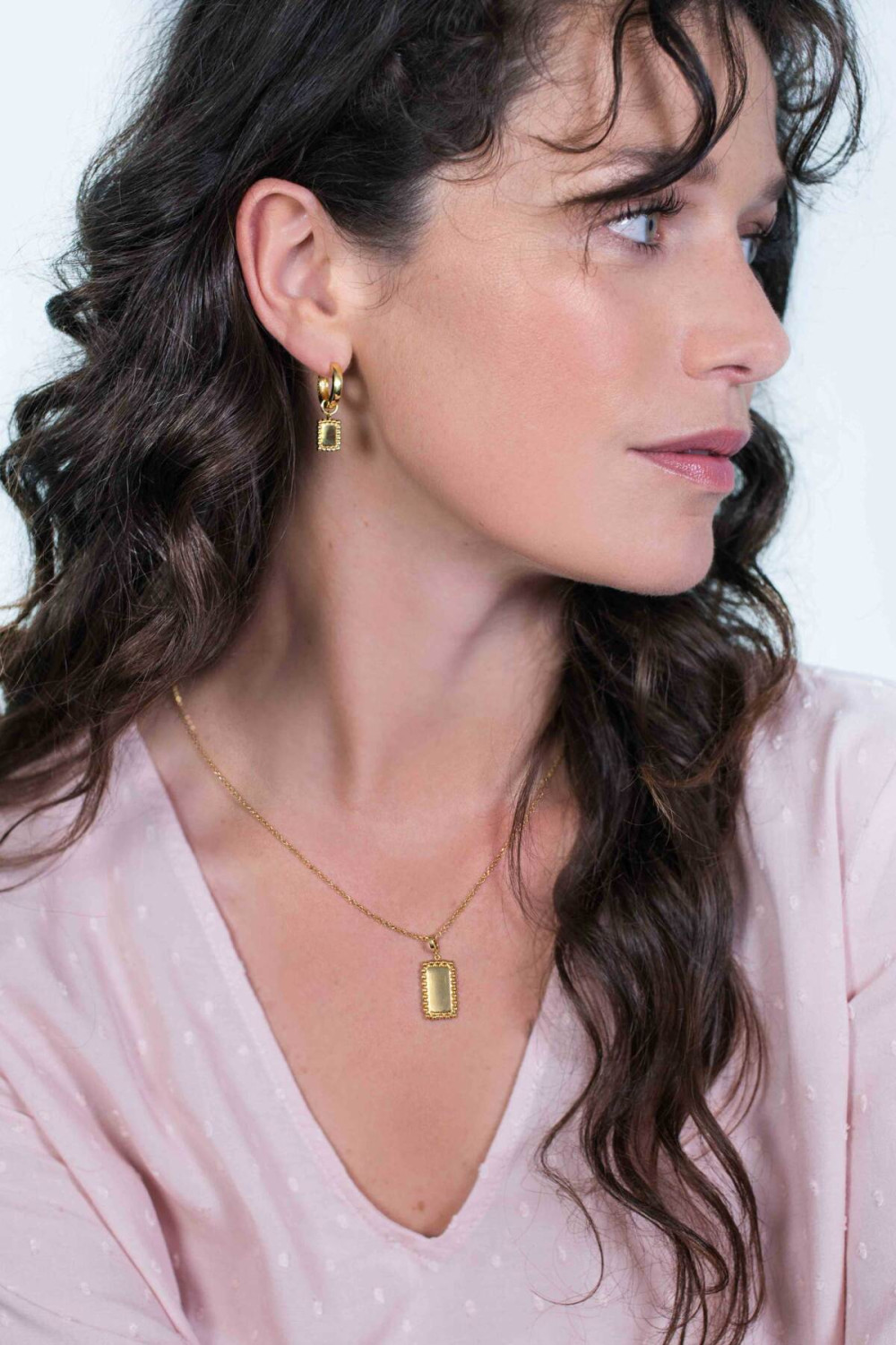zinzi-zih1976g-rechthoekige-hanger-gold-plated-en-bolletjesrand-7-mm-breed-x-12-mm-hoog