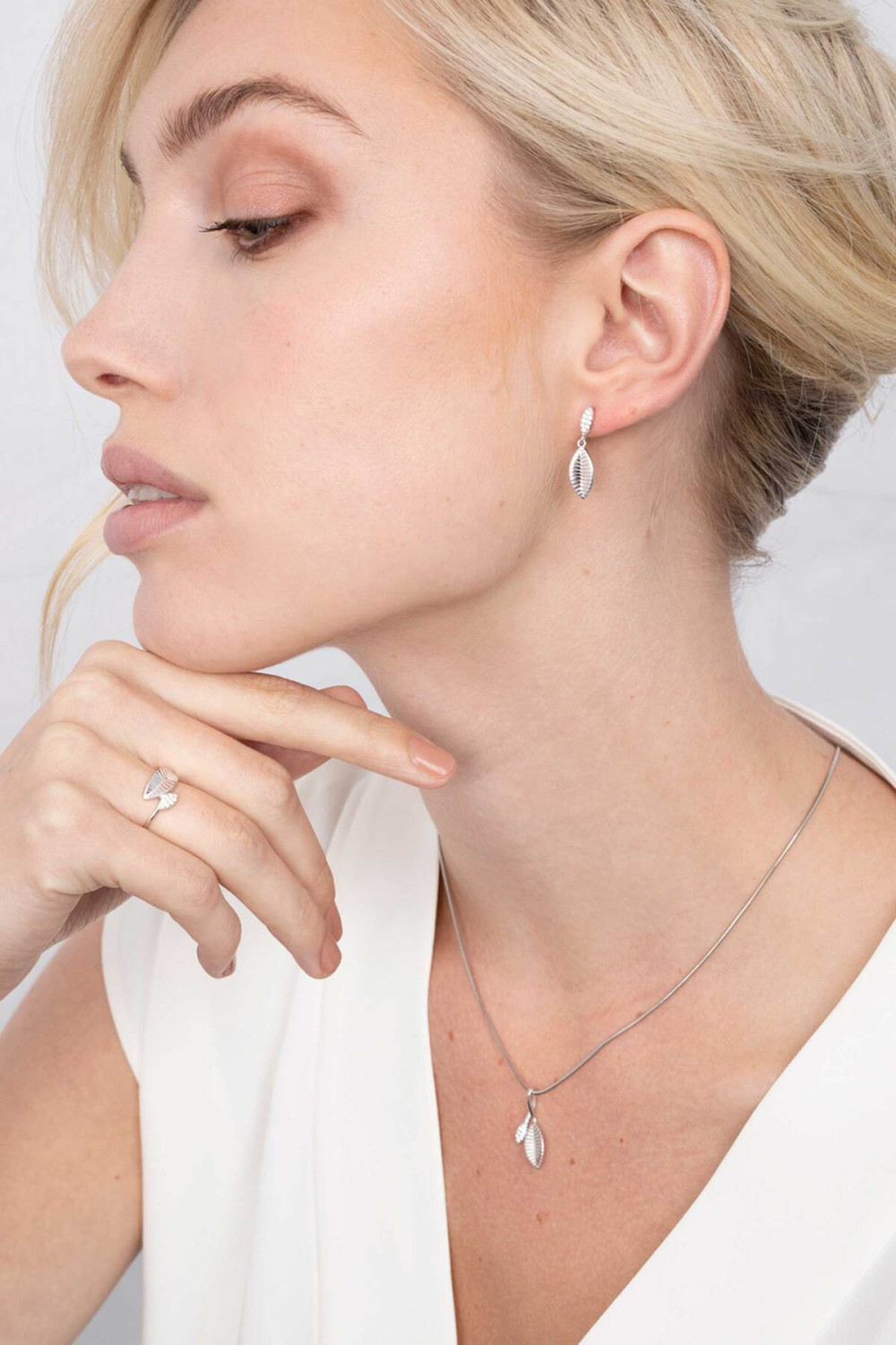 zinzi-zih2087-bloem-hanger-925-zilver-zirkonia-briljant-geslepen-10-5-mm-breed-x-23-mm-hoog