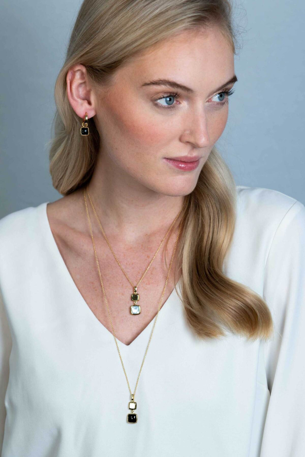 zinzi-zih2257g-hanger-met-steen-gold-plated-onyx-en-parelmoer-11-5-mm-breed-x-30-mm-hoog