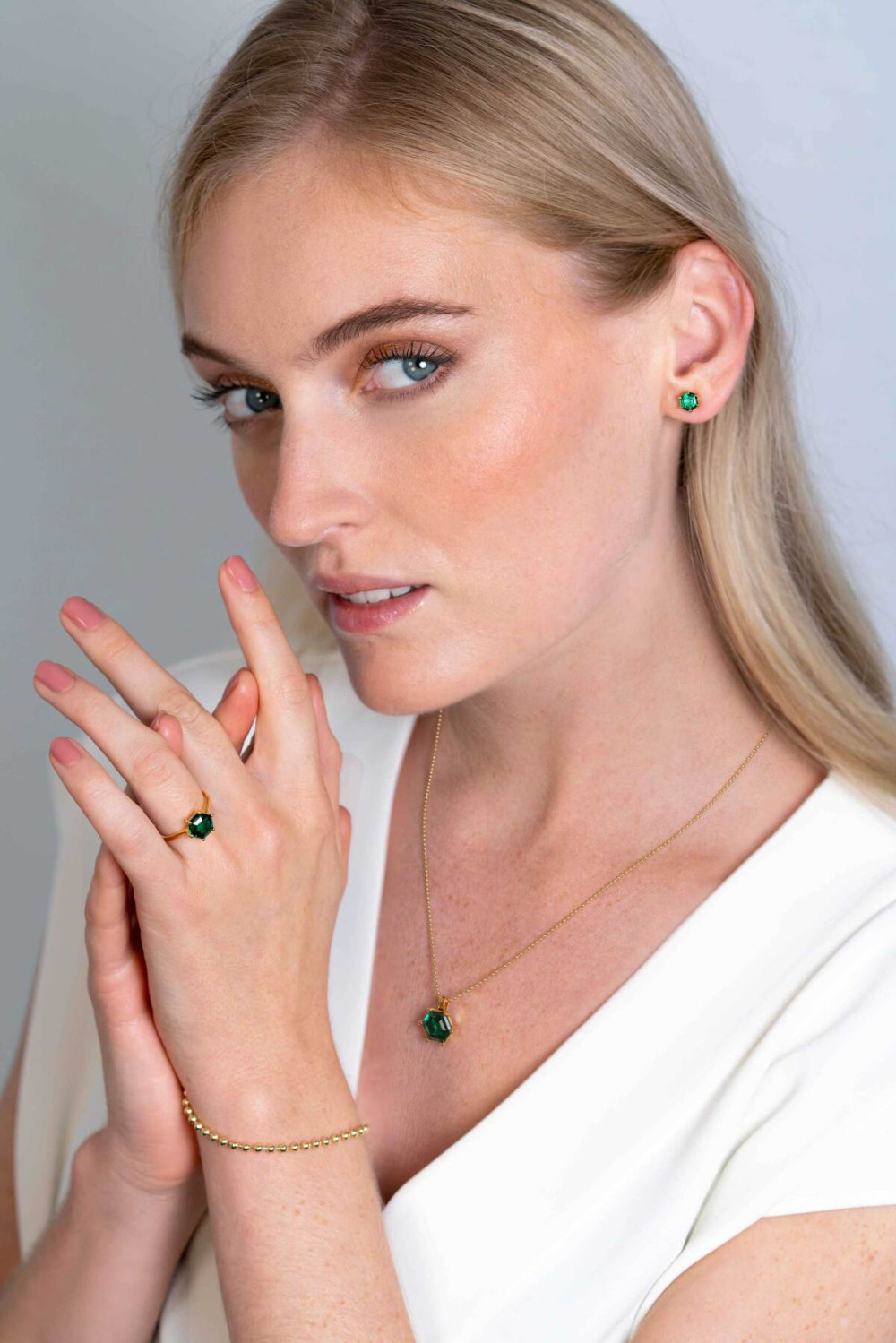 zinzi-zih2259g-gold-plated-hanger-met-groene-zirkonia-13-mm-breed-x-15-mm-hoog