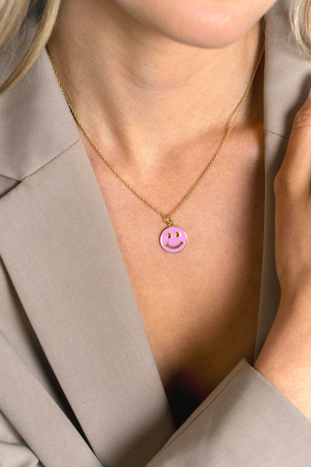 zinzi-zih2312r-ronde-hanger-smiley-goudkleurig-en-roze-emaille-22-mm-hoogte