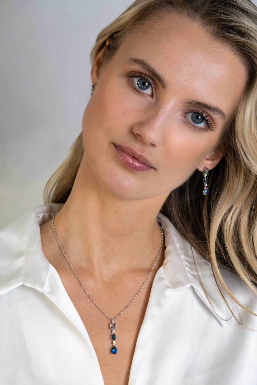 zinzi-zih2397-hanger-met-steen-925-zilver-blauw-zirkonia-6-mm-breed-x-35-mm-hoog