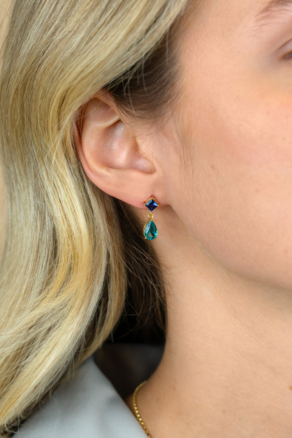 zinzi-zio2745-oorstekers-gold-plated-blauwe-zirkonia-5-mm-breed-x-17-5-mm-hoogte